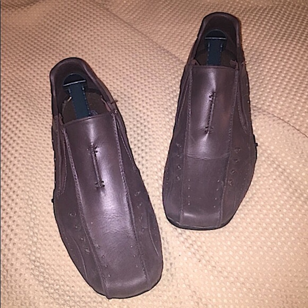 Skechers shoes